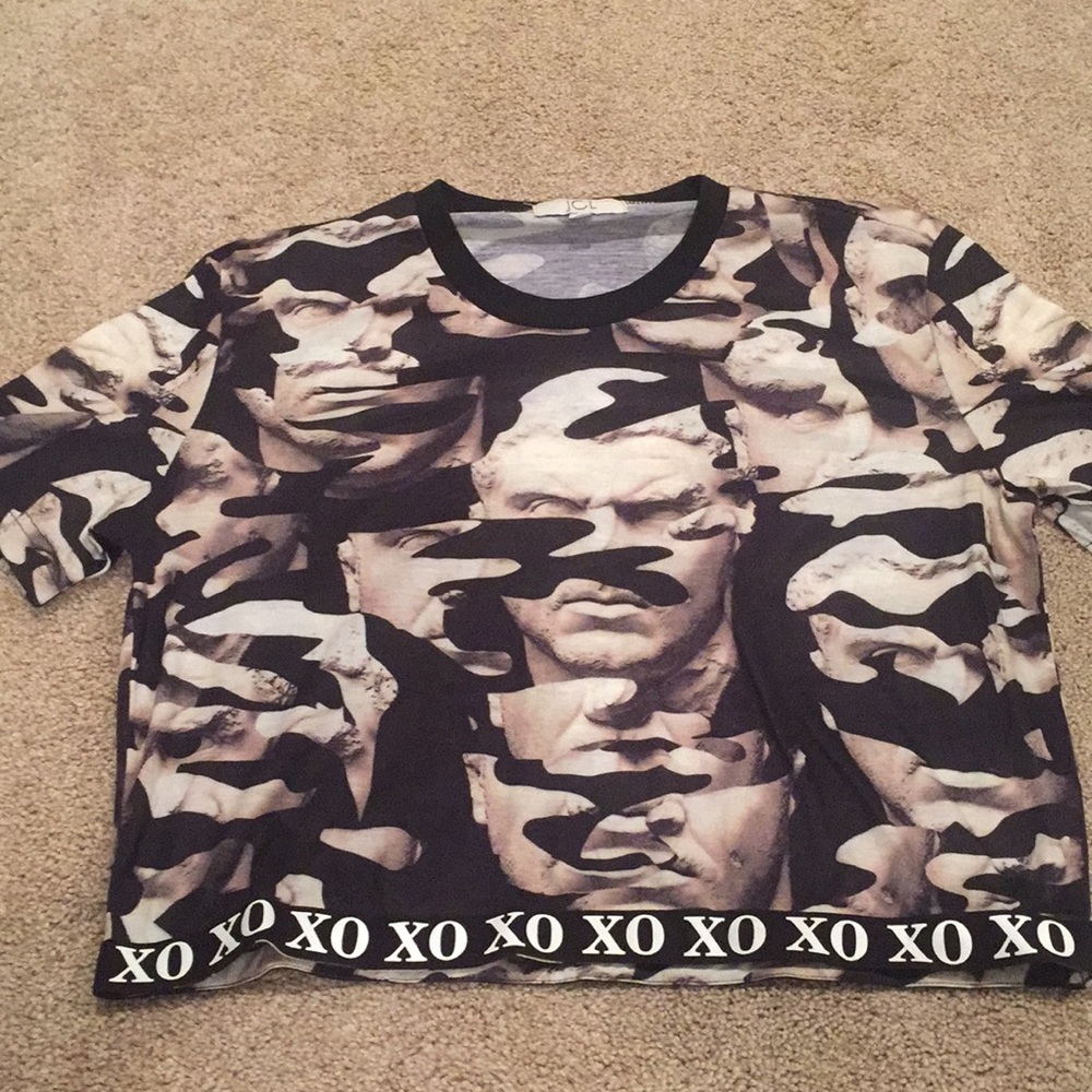 Graphic tee